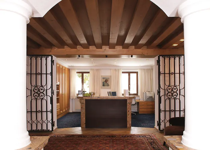 Hinterwies - Ski In / Lodge / Dine